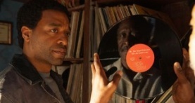 Человек, который упал на Землю 1 сезон 3 серия