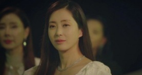 Снежное окно: Дом королевы 1 сезон 1 серия