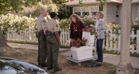 Грейс и Фрэнки 6 сезон 11 серия