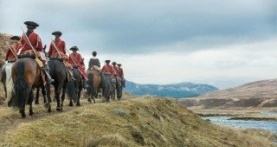 Чужестранка 1 сезон 6 серия