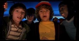 Очень странные дела 2 сезон 1 серия