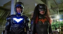 Бэтвумен 3 сезон 1 серия