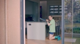 Человек против пчелы 1 сезон 3 серия