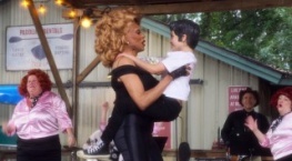 ЭйДжэй и королева 1 сезон 6 серия