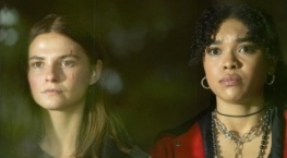 Девушка в лесу 1 сезон 2 серия