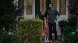 Женщина в доме напротив девушки в окне 1 сезон 6 серия